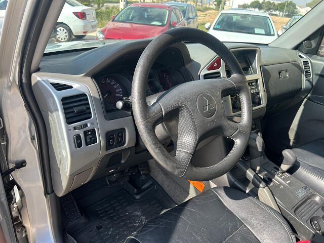MITSUBISHI PAJERO LWB 3.2 4WD AUTO SPANISH LHD IN SPAIN 177000 MILES 7 SEAT 2001